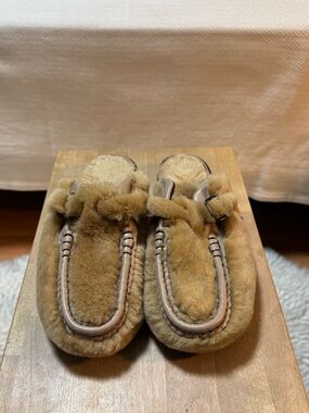 HEREU Barraca Shearling Buckle Strap Mule